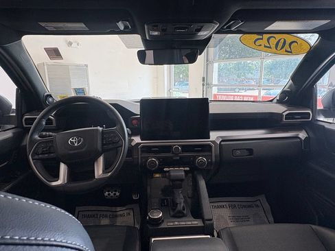 Used 2023 Toyota 4Runner SR5 Premium w/ Moonroof Package AWD/4WD image 15