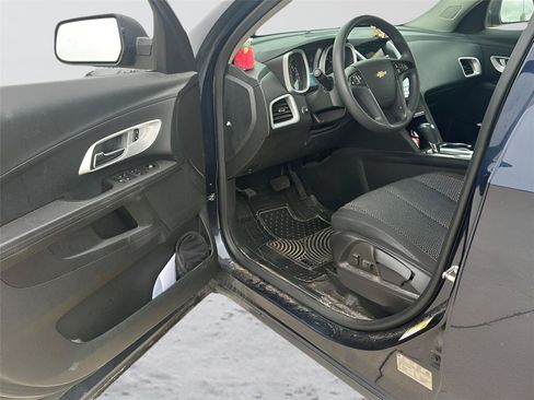 Used 2017 Chevrolet Equinox LS FWD image 10