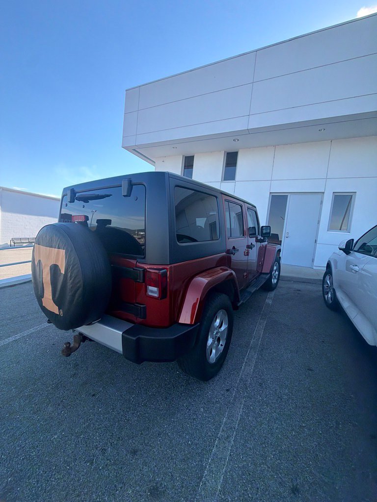 Used 2014 Jeep Wrangler Unlimited Sahara w/ Connectivity Group AWD/4WD image 10