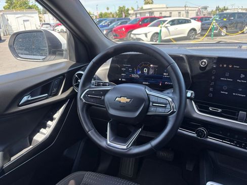 Used 2025 Chevrolet Equinox LT FWD image 35