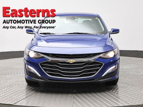 Used 2023 Chevrolet Malibu LT FWD image 2