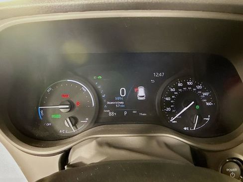 Used 2025 Toyota Sienna XLE w/ XLE Plus Package image 16