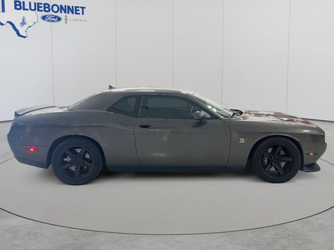 Used 2022 Dodge Challenger R/T Scat Pack w/ Driver Convenience Group RWD image 4
