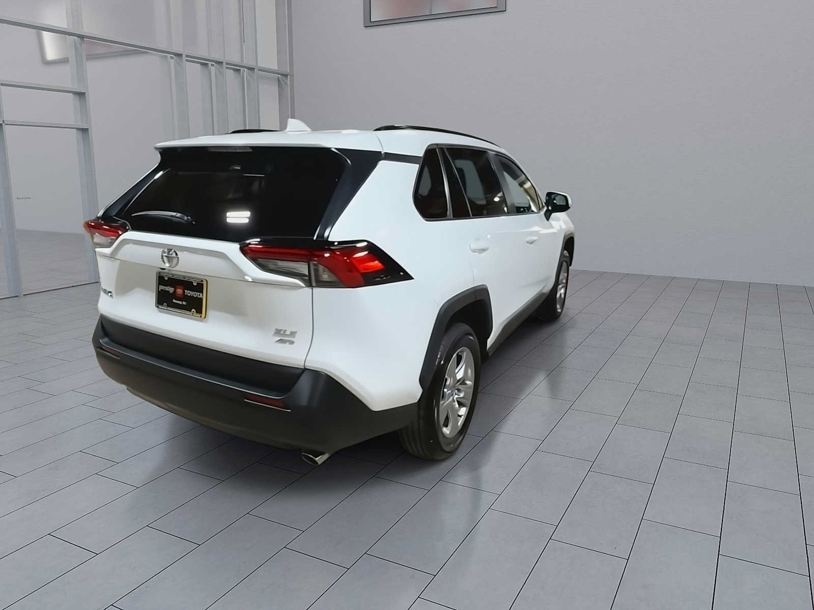Used 2025 Toyota RAV4 XLE AWD/4WD image 8