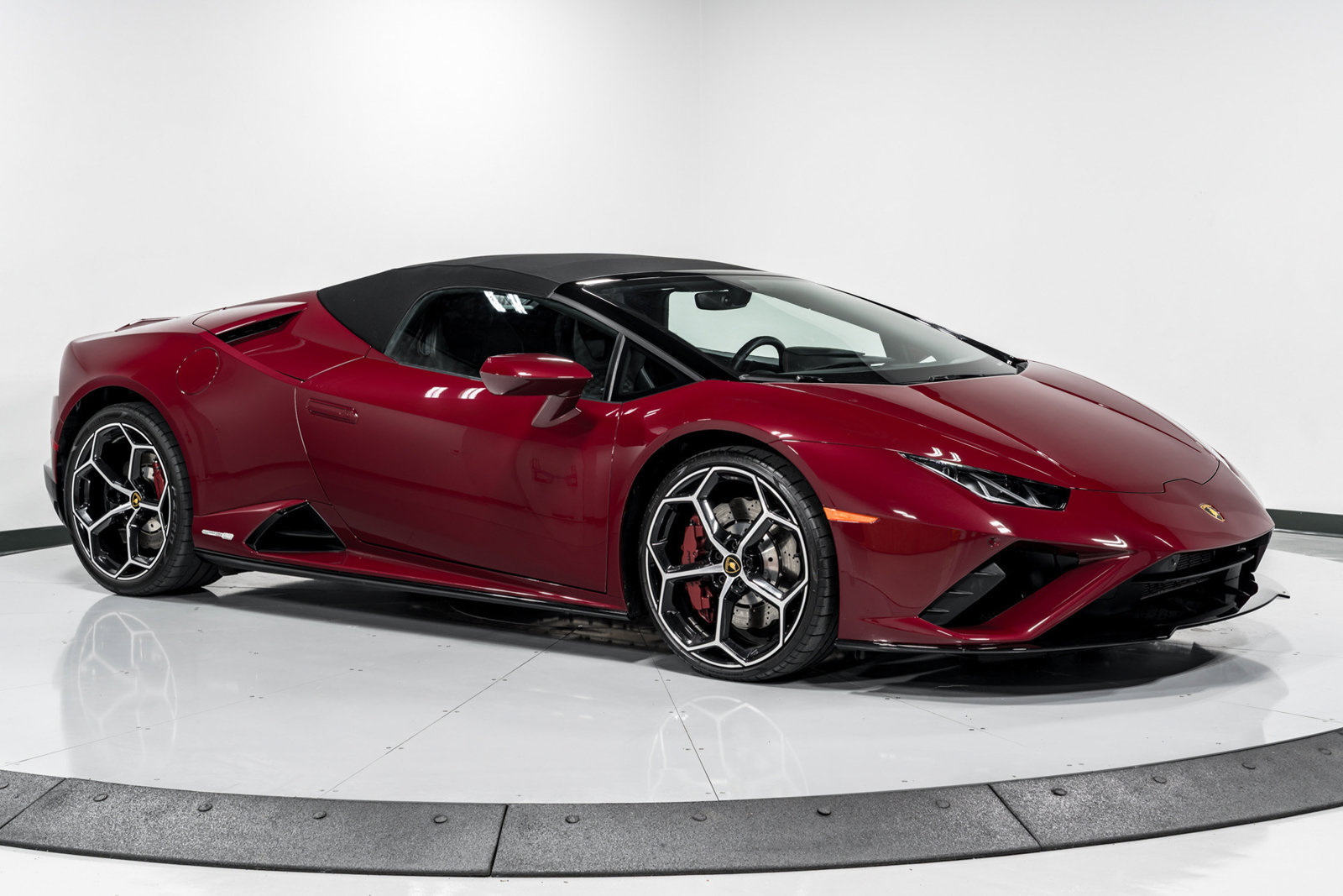 Used 2022 Lamborghini Huracan EVO RWD image 38