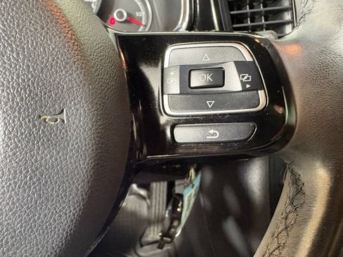 Used 2019 Volkswagen Beetle 2.0T S FWD image 27