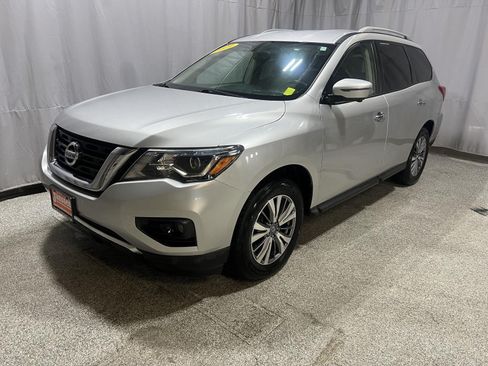 Used 2019 Nissan Pathfinder SL AWD/4WD image 4