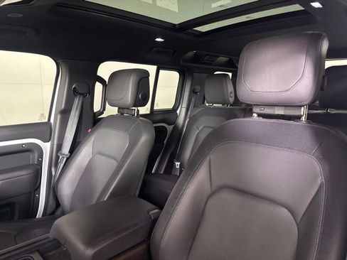 Certified 2024 Land Rover Defender 110 X-Dynamic SE image 33