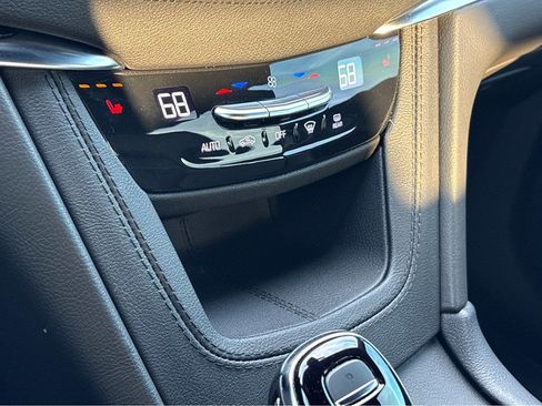 Certified 2024 Cadillac XT6 Luxury image 41