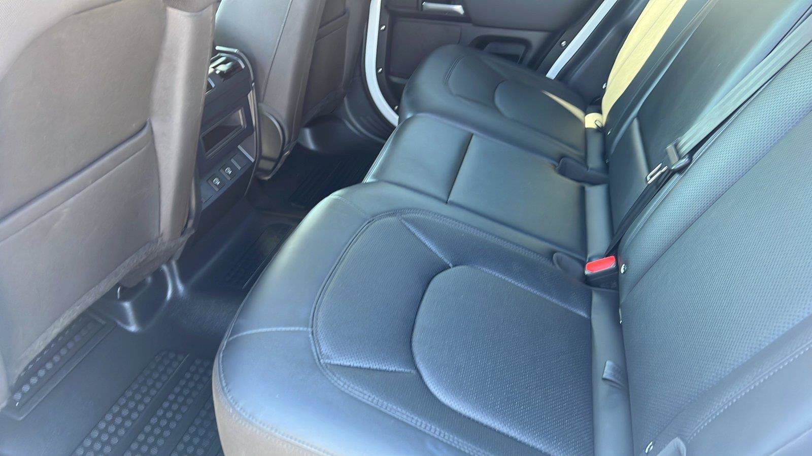 Used 2025 Land Rover Defender 110 S AWD/4WD image 17