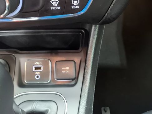 Used 2021 Jeep Cherokee Latitude Lux AWD/4WD image 9