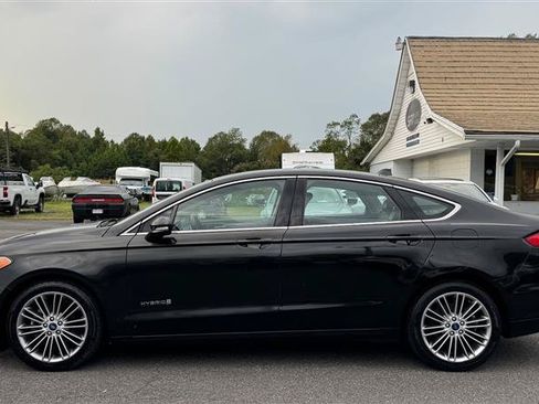 Used 2013 Ford Fusion SE FWD image 12