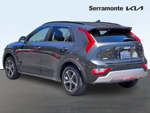 Used 2025 Kia Niro EX FWD image 6