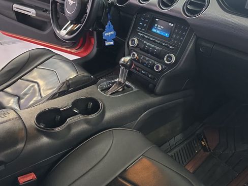 Used 2016 Ford Mustang Coupe RWD image 17