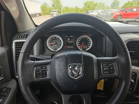 Used 2014 RAM 1500 Classic SLT AWD/4WD image 17