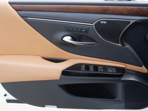 Used 2022 Lexus ES 300h Ultra Luxury w/ Accessory Package 2 FWD image 23