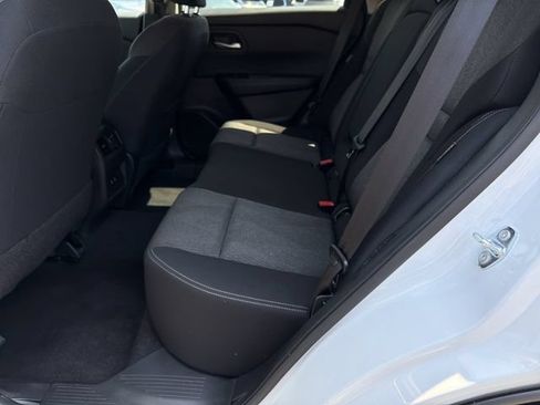 Used 2025 Nissan Rogue SV FWD image 29