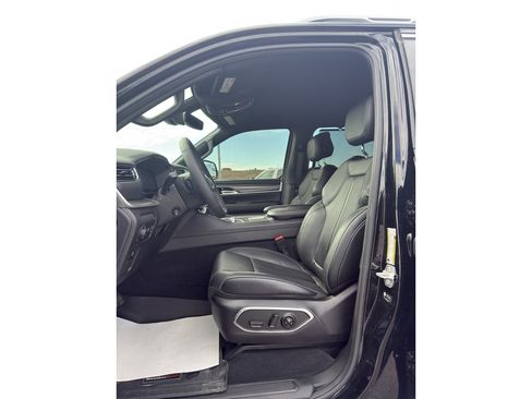 Used 2023 Jeep Wagoneer Series III w/ Convenience Group I image 11