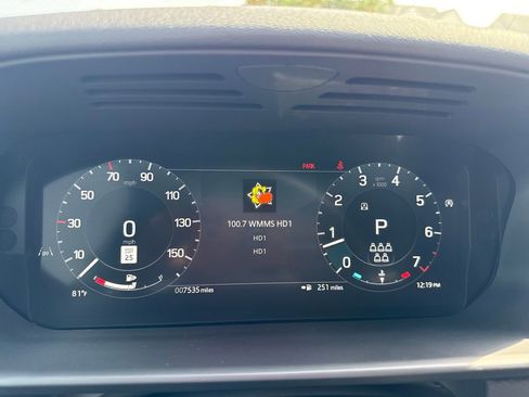 Certified 2025 Land Rover Discovery Dynamic SE AWD/4WD image 24