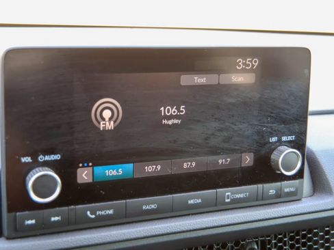 Used 2025 Honda CR-V EX image 3