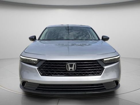 Used 2025 Honda Accord SE image 4