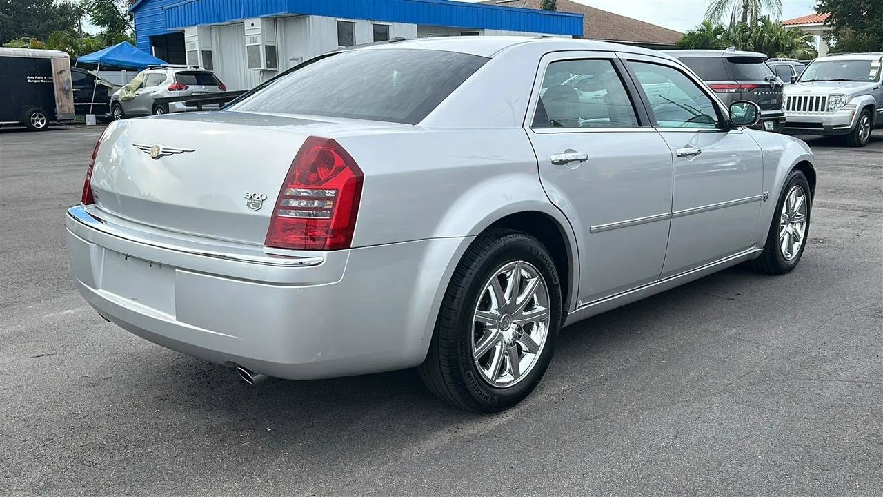 Used 2007 Chrysler 300 C RWD image 9