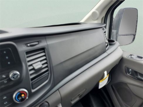 New 2025 Ford Transit 250 148 Medium Roof image 36