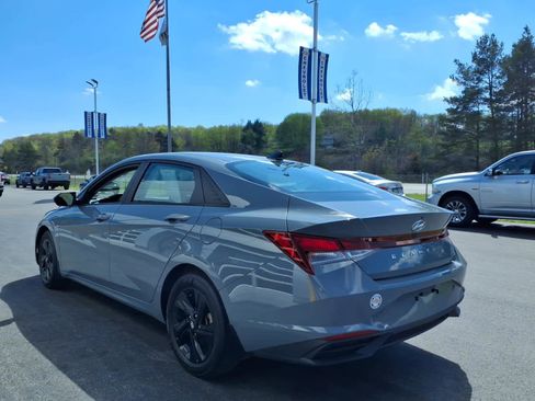 Used 2023 Hyundai Elantra SEL image 5
