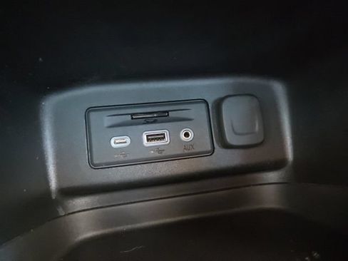 Used 2022 Chevrolet Equinox RS w/ RS Leather Package AWD/4WD image 19