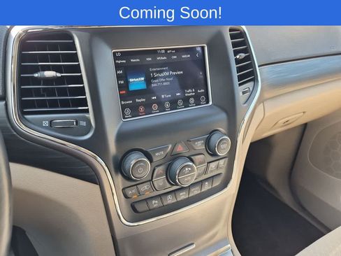 Used 2019 Jeep Grand Cherokee Laredo AWD/4WD image 26