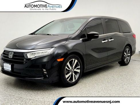 Used 2023 Honda Odyssey Touring image 1