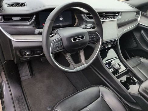 Used 2024 Jeep Grand Cherokee L Limited w/ Luxury Tech Group II AWD/4WD image 11