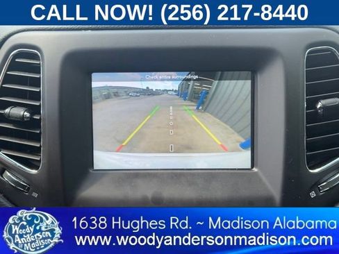 Used 2019 Jeep Compass Latitude w/ Popular Equipment Group FWD image 12