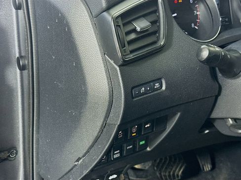 Used 2017 Nissan Rogue SL w/ SL Premium Package image 10