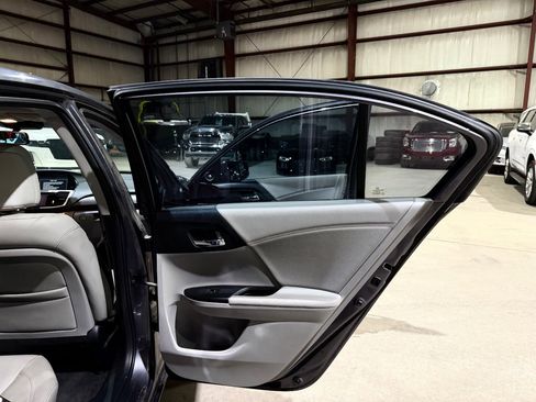 Used 2013 Honda Accord Touring image 20
