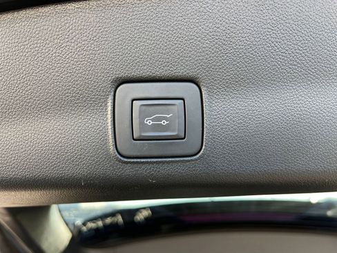 Used 2024 Chevrolet TrailBlazer RS w/ Convenience Package image 23