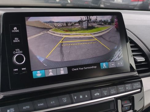 Certified 2025 Honda Odyssey Touring image 18