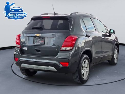 Used 2017 Chevrolet Trax LT w/ LT Convenience Package AWD/4WD image 5