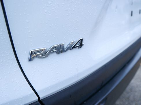 Certified 2023 Toyota RAV4 XLE w/ Convenience Package FWD image 11