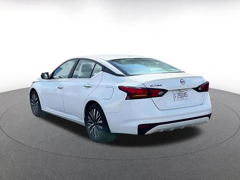 Used 2025 Nissan Altima 2.5 SV image 11