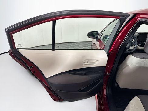 Used 2025 Toyota Corolla LE image 25