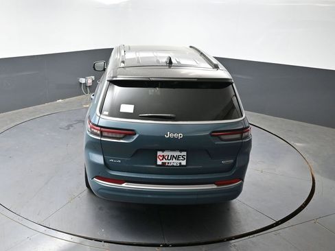 New 2026 Jeep Grand Cherokee L Summit w/ MOPAR Finishing Package AWD/4WD image 37