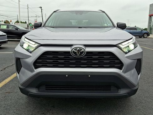 Used 2025 Toyota RAV4 LE AWD/4WD image 2