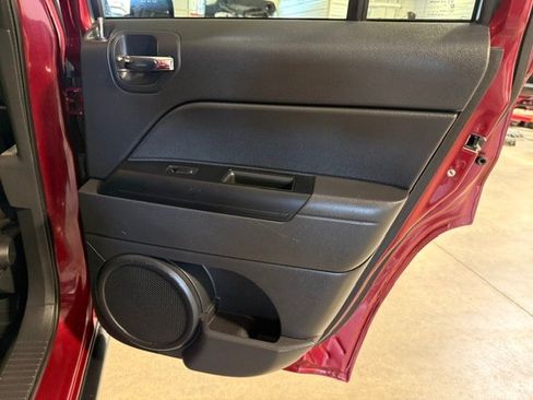 Used 2016 Jeep Patriot Sport w/ Power Value Group AWD/4WD image 14