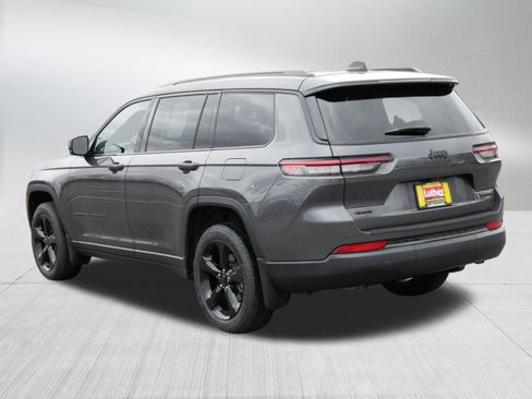 Used 2024 Jeep Grand Cherokee L Limited w/ Black Appearance Package image 5