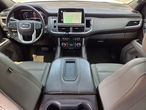 Used 2022 GMC Yukon SLT w/ SLT Premium Package AWD/4WD image 16