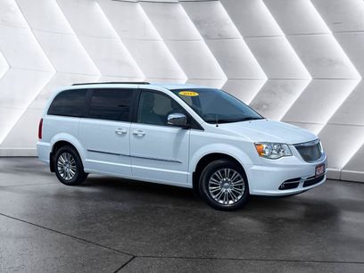 Used 2015 Chrysler Town & Country Touring-L w/ Mopar Premium Addition Group