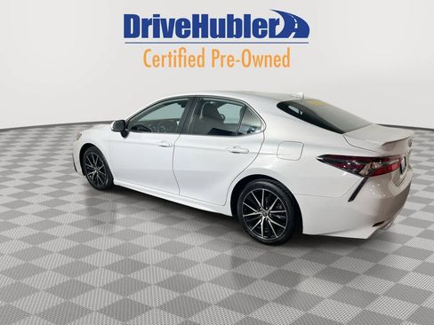 Used 2023 Toyota Camry SE image 4