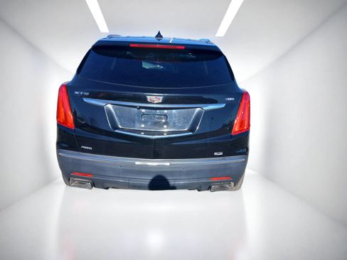 Used 2017 Cadillac XT5 Luxury w/ Driver Awareness Package FWD image 4
