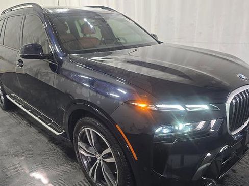 Used 2023 BMW X7 xDrive40i AWD/4WD image 2